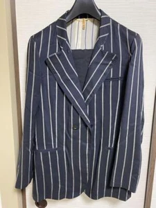Traje informal a rayas azul marino de Giorgio Armani - Imagen 1 de 7