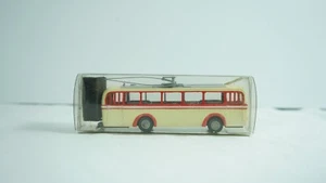 Parachoques suelto trolebús vintage 1/87 tostado y rojo sin marca NUEVO B9 - Imagen 1 de 7