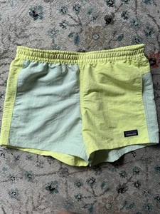 Patagonia Girls Baggies Shorts Jellyfish Yellow Retail $45- Size XL- NWT - Picture 1 of 15