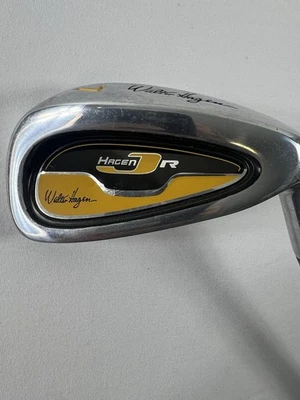 Walter Hagan Juniors Series III Golf Club 7 Iron 34.75” RH Graphite Shaft - Image 1 of 4