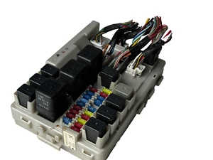 2004 - 2007 Infiniti G35 Fuse Box Relay Control Module P: 284B7AQ006 OEM ! - Picture 1 of 5