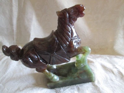 Antigua estatua escultura caballo de guerra Tang jade rojo o ruso tallada Foto 1 de 4