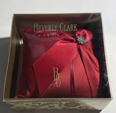 Almohada Anillo Claret Colección Beverly Clark Colección Monroe De Colección Foto 1 de 4