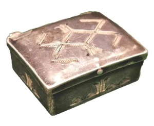 VINTAGE NATIVE AMERICAN NAVAJO STAMPED STERLING SILVER TRINKET PILL BOX - Picture 1 of 22