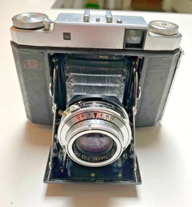 ZEISS IKON~Super Ikonta~Vintage Camera~Original leather case