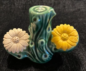 Vintage Ceramic Flowering Cactus Tree Trunk w Plastic Flower Salt Pepper Shakers - Picture 1 of 7