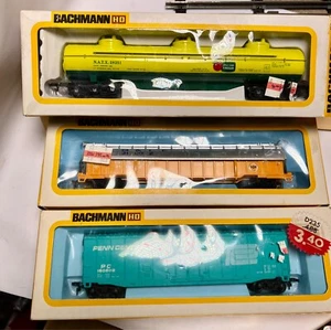 Bachmann HO Train Cars - Lot of 3- Item No. 1224, 1271, and Penn Central Boxcar - Bild 1 von 11
