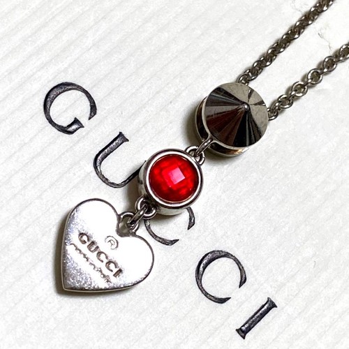 Collana Gucci motivo cuore pietra colorata argento