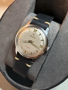 Reloj manual Cortébert Sport Grand Prix 1950 hecho en Suiza raro - movimiento de 16 joyas - Imagen 1 de 10