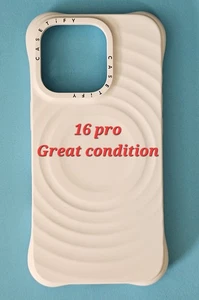 CASETiFY Essentials Ripple Case mit Magsafe für iPhone 16 Pro 6,3" weiß  - Bild 1 von 6