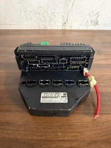 2008-2014 Mercedes W204 C250 C300 E350 SAM Module Relay Fuse Box A2129009805 OEM - Picture 1 of 10