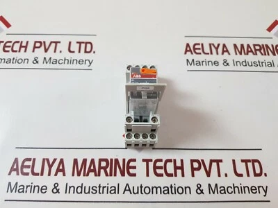 ABB CR-M4SS Relay With Socket 7A 250VAC 1SVR405651R3000 - Image 1 of 4