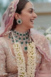 Kiara Advani Diamond Emerald Bridal Necklace Set, Jewellery, Indian Celebrity - Picture 1 of 8