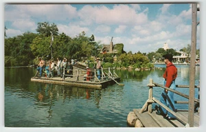 Postkarte Blockfloß auf dem Weg zu Tom Sawyer's Island im Frontierland in Disneyland - Bild 1 von 2