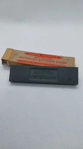 Vintage Norton Abrasives Crystolon Souvenir Sharpening Stone - Sample Size - Picture 1 of 9