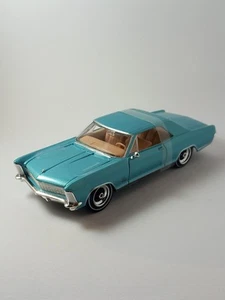 Buick Riviera Year 1965 Scale 1/26 - Picture 1 of 10