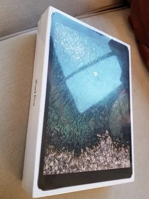 Apple iPad Pro 2nd Gen 10.5 512GB Wi-Fi - BRAND NEW & SEALED In Original Box - Image 1 of 3