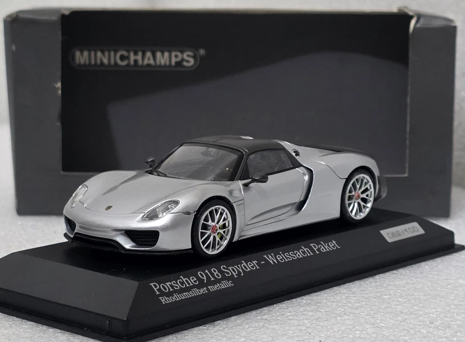 Paquete Porsche 918 Spyder Weissach 2015 plateado 1:43 Minichamps CA 043 16 012 (16) Foto 1 de 4