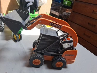 Case SV280 Skid Steer Backhoe ERTL 1/16 Big Farm Dirt Toy Sounds Lights TOMY  - Image 1 of 4