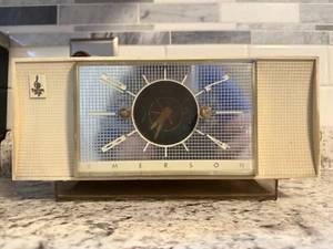 Radio despertador tubo Emerson AM 560501 totalmente funcional - Imagen 1 de 7