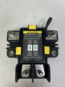Bloque de fusibles Navistar nuevo genuino OEM International 4032090C91 - Imagen 1 de 10