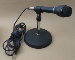 Shure Radio Shack Omnidirectional Dynamic Microphone Model 33-1070D + Cord Stand - Picture 1 of 9