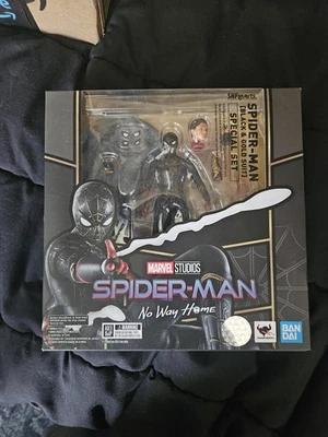 Conjunto especial traje negro y dorado Bandai SH Figuarts Marvel Spider-Man NWH Foto 1 de 3