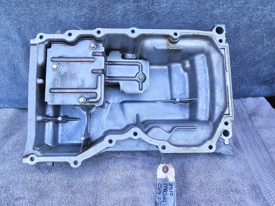 Mazda CX-7 2010 3 5 6 aluminio motor 2,5 L cárter de aceite y pernos Foto 1 de 4