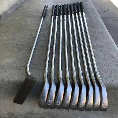 Ping Karsten II 2, 3, 4, 5, 6, 7, 8, 9, W, Kushin Putter, RH,17-4ph, Black Dot - Image 1 of 4