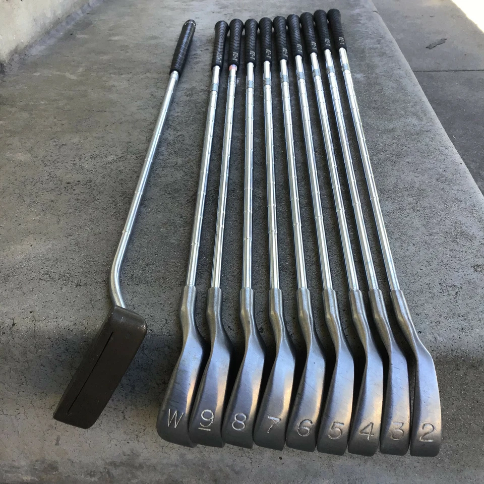 Ping Karsten II 2, 3, 4, 5, 6, 7, 8, 9, W, Kushin Putter, RH,17-4ph, Black Dot - Image 1 of 4