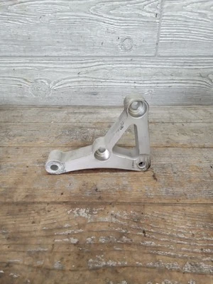 2003 03 03-05 Yamaha YZF-R6 YZFR6 soporte de herrajes de montaje del motor Foto 1 de 4