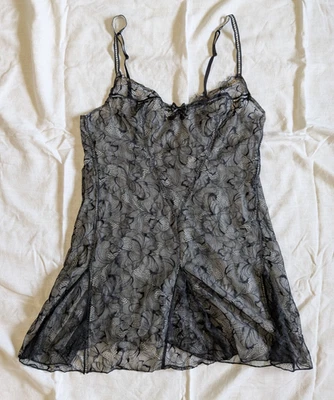 Negligee vintage de encaje negro Felina M con pliegues Foto 1 de 4