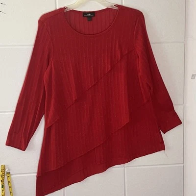 AGB Mujer 1X Rojo Brillante Brillante Suéter Ligero Multi Nivel Corte Ángulo Dobladillo Foto 1 de 4