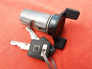 1988 1989 1990 1991 1992 93 94 CHEVY GMC TRUCK OEM IGNITION CYLINDER LOCK SWITCH - Picture 1 of 1