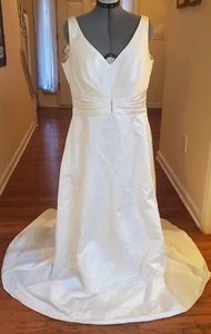 David's Bridal Ivory Satin Wedding dress High Low Size 16W Style 9SAS1202 - Picture 1 of 14