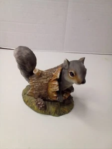 Homco 1986 Masterpiece Porcelain Squirrel In Log Figure 5" x 4" - Picture 1 of 14