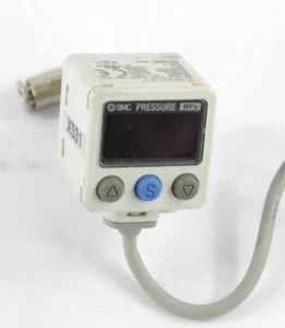 SMC ISE40A-01-Y / ISE40A01Y Pneumatic Digital Pressure Switch Class2 12-24VDC - Picture 1 of 7