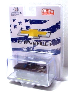 M2 Machines 1973 Chevrolet Cheyenne Super 10 4X4 1:64 DIecast - Picture 1 of 3