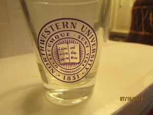 Northwestern University - logotipo púrpura en vaso de chupito estándar - nuevo - Imagen 1 de 3