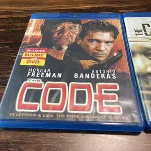 2 Blu-rays Movies The Code & The Contract, Banderas, Cusack, Freeman - Bild 1 von 5