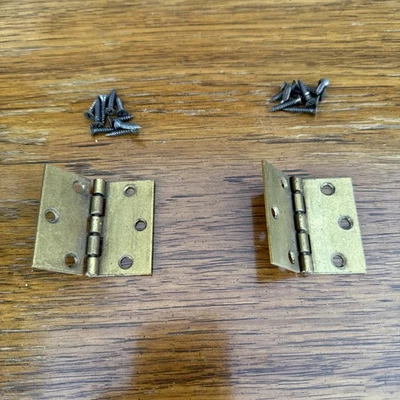 2 bisagras de puerta Thomasville para muebles de gabinete vintage de tocador Credenza Foto 1 de 4