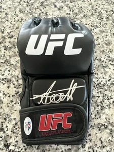 Arman Tsarukyan Autograph Signed UFC Glove PSA DNA COA - Picture 1 of 1