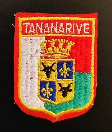 Ecusson feutrine brodé  TANANARIVE (Madagascar)  6.5 cm / 5 cm - Photo 1/1