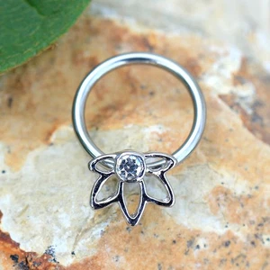 316L Stainless Steel Flower Snap-in Captive Bead Ring - Picture 1 of 3
