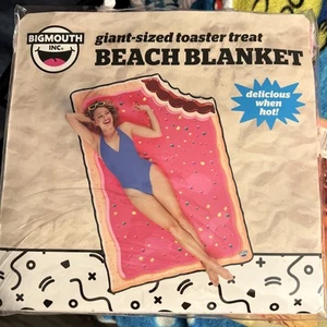 Giant-sized Toaster Treat Beach Blanket - Picture 1 of 2