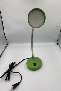 MAXLITE LED DESK LAMP 3.5W 220 LUMENS 25,000 LIFE IN HOURS 3000K WARM WHITE USB - Picture 1 of 22