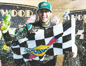 AUTOGRAPHED 2018 Chase Elliott #9 Mountain Dew Racing KANSAS RACE WIN (Hollywood - Picture 1 of 1