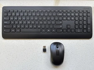 Microsoft Wireless 900 Desktop Wireless Keyboard & Mouse with USB receiver - Picture 1 of 1