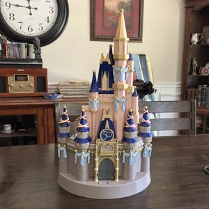2021 Disney World Castello di Cenerentola 24” Illumina 50° Anniversario SOLO CASTELLO - Foto 1 di 10