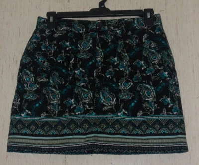 EXCELLENT WOMENS Croft & Barrow BLACK W/ PAISLEY PRINT SKORT   SIZE 10 - Image 1 of 3